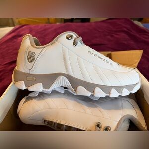 K-Swiss ST329 CMF Sneakers with Memory Foam